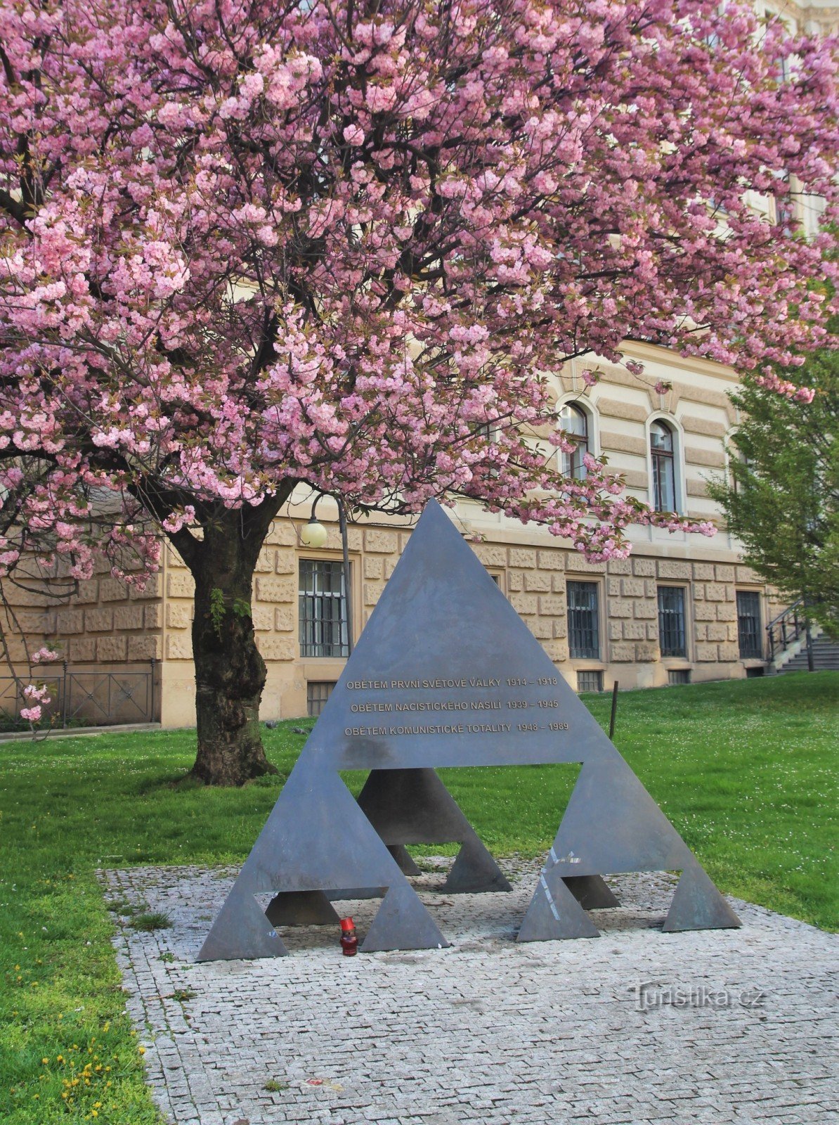 Brno - monument al celor trei rezistențe