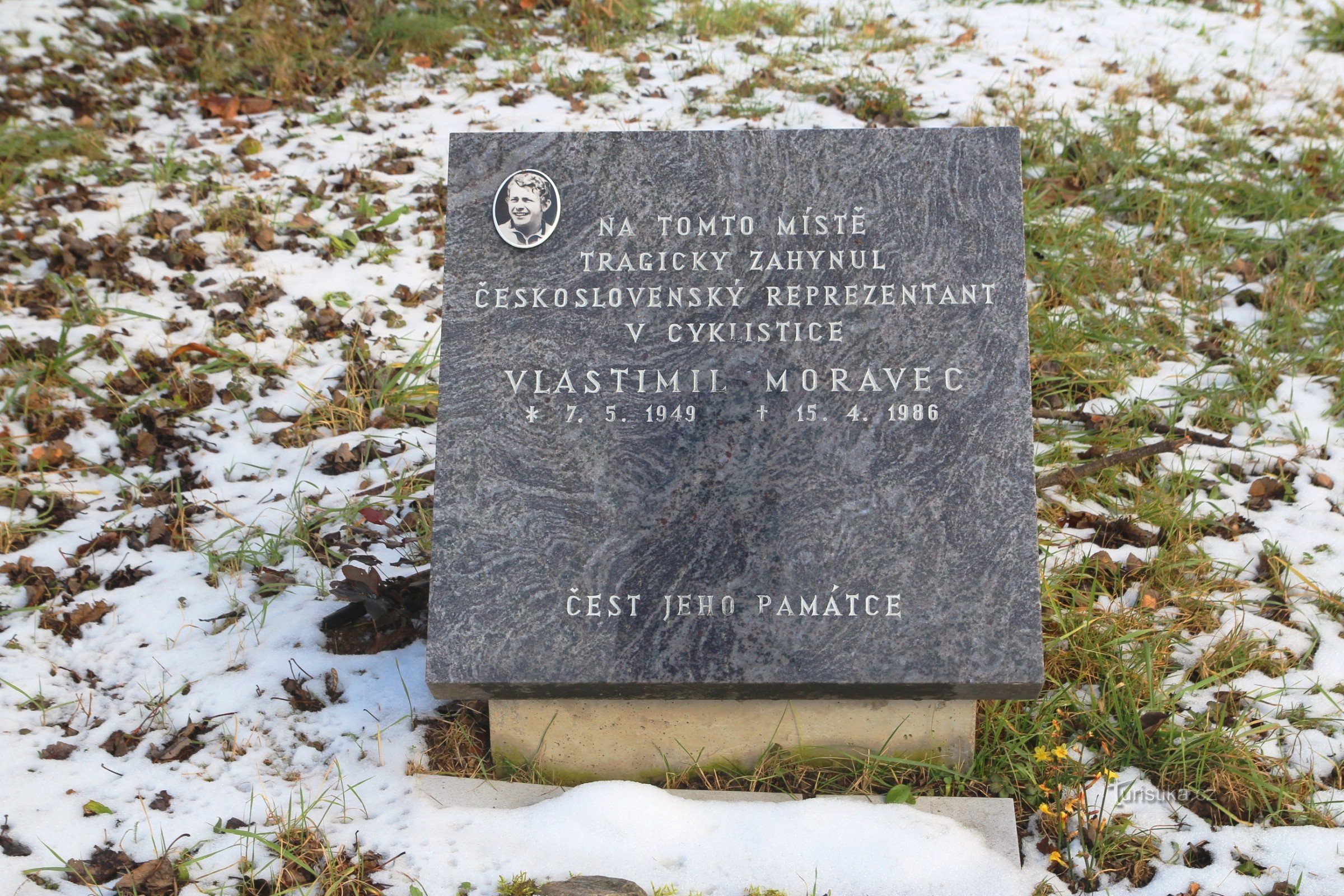 Brno - monumento a Vlastimil Moravec