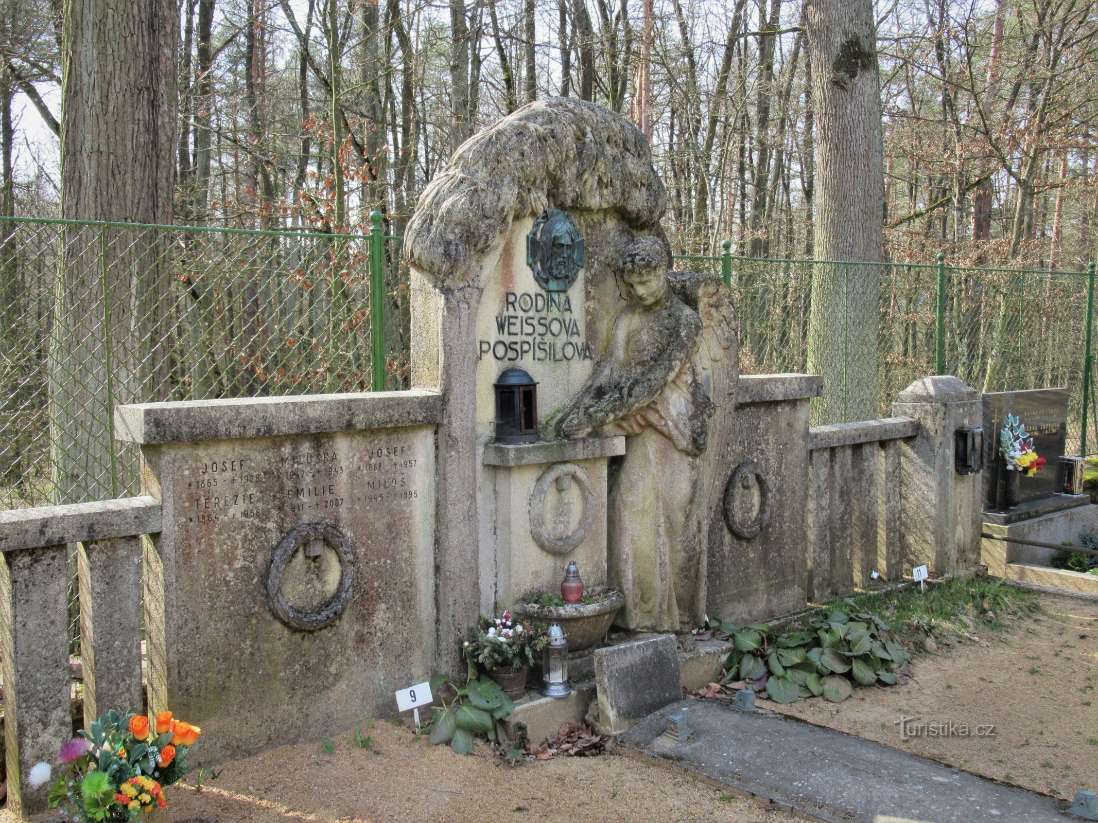 Brno-Soběšice - nghĩa trang rừng