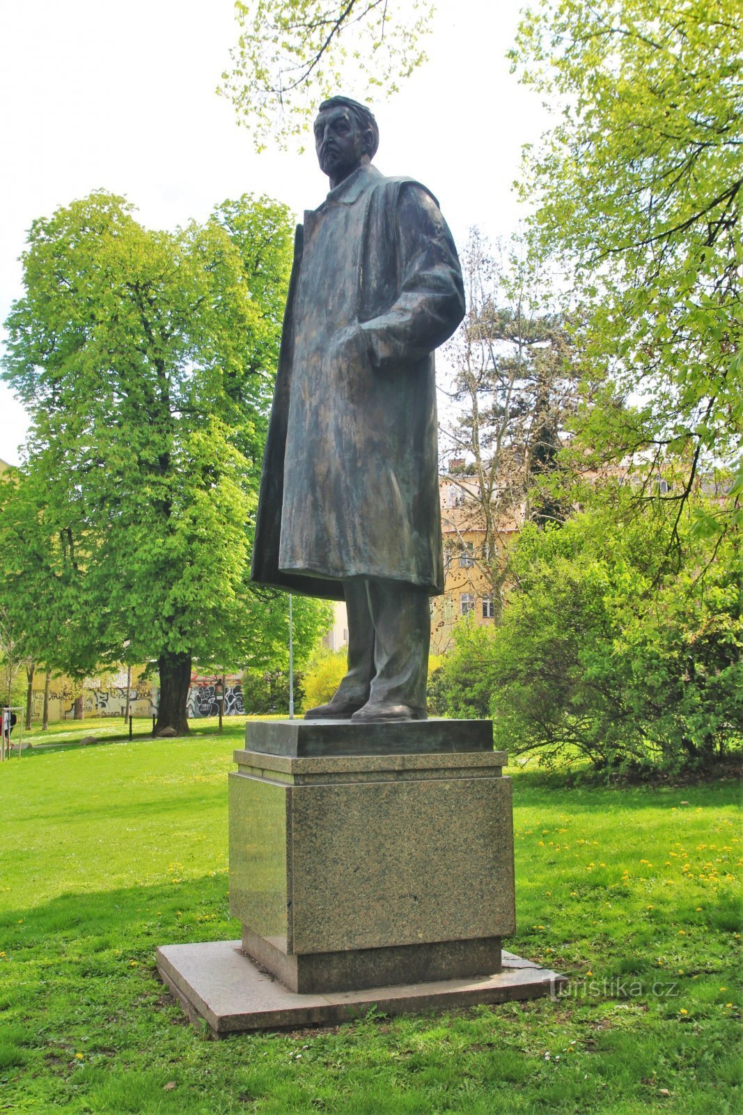 Brünn - Statue von Jiří Mahen