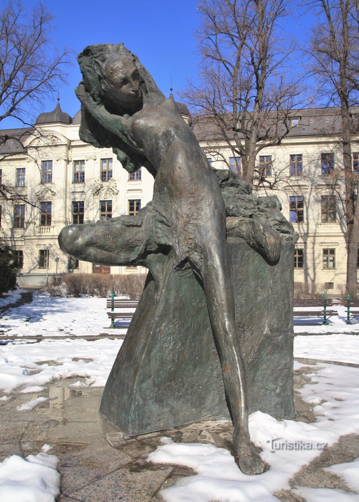 Brünn - Statue von Liška Bystrouška