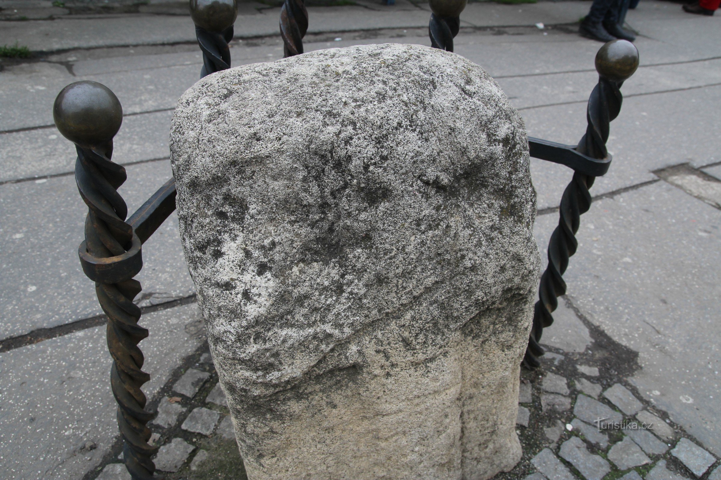 Brno-Žabovřesky - megbékélés kő