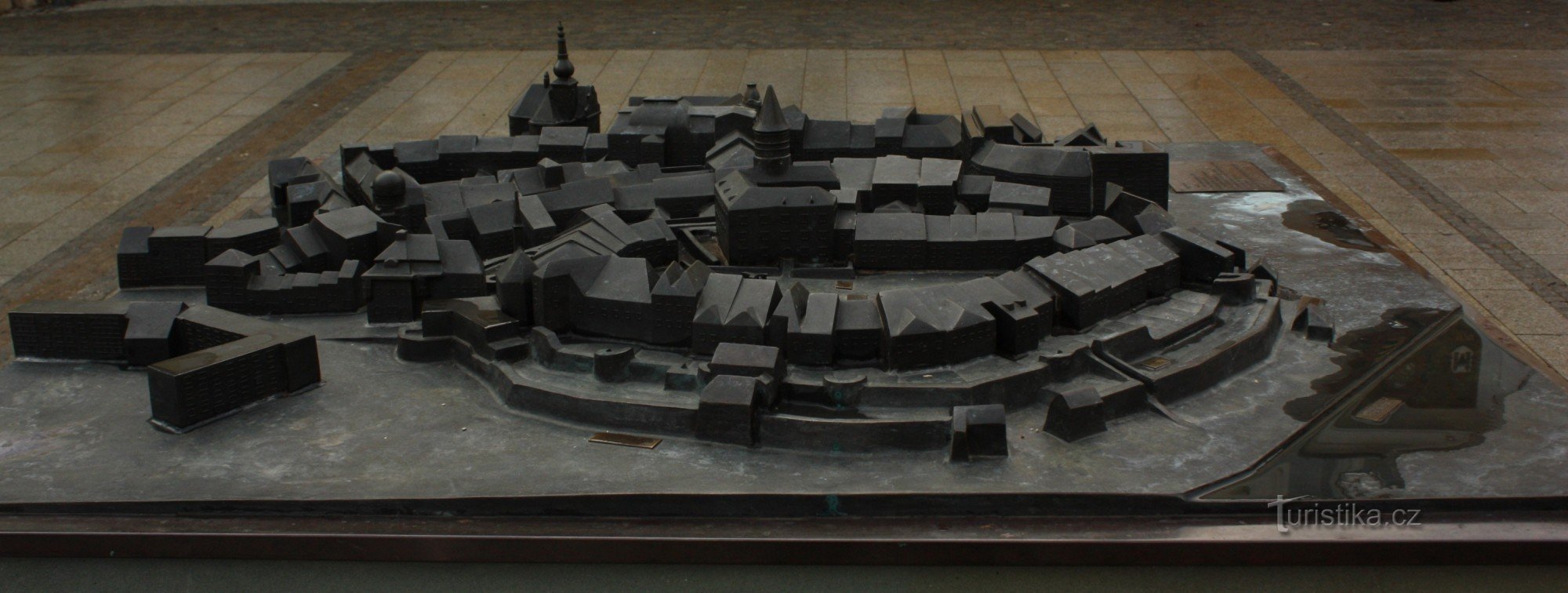 Bronzový model města Přerova na náměstí T. G. Masaryka v Přerově