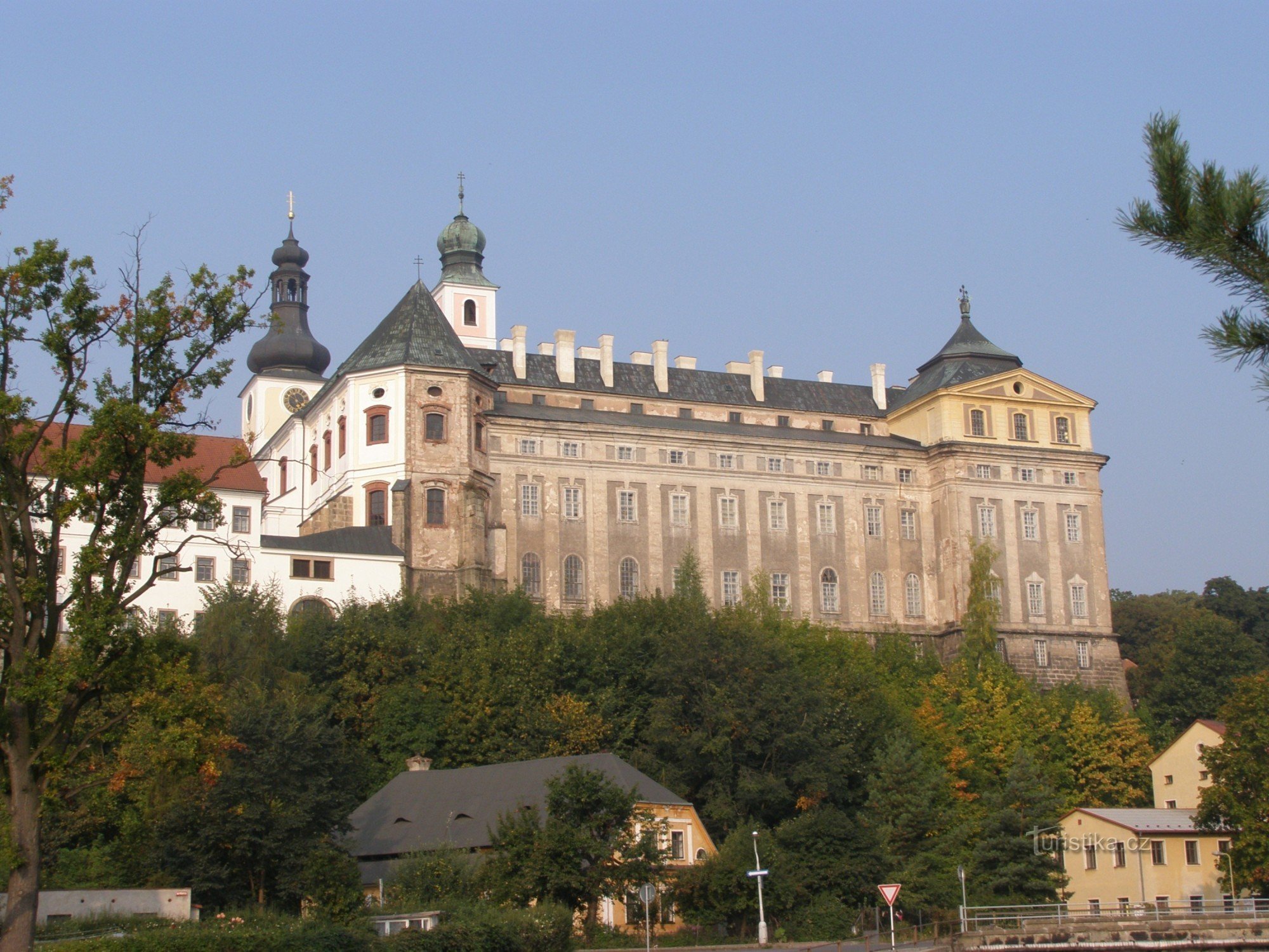 Broumov - benediktinský klášter a klášterní kostel sv. Vojtěcha