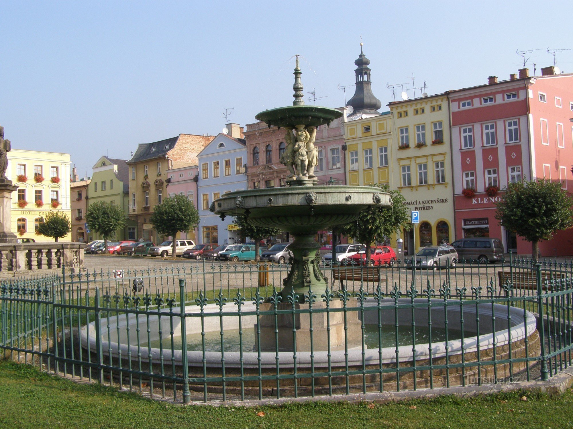 Broumov - Mírové náměstí、一連のモニュメント