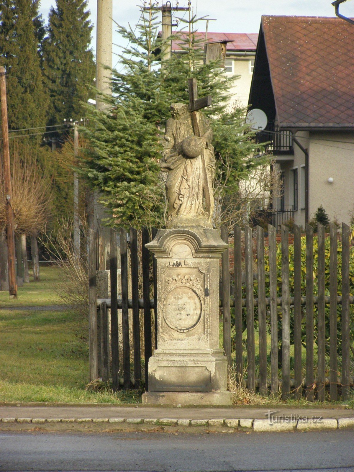 Broumov - una estatua de San... pero ¿cuál?