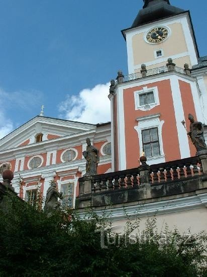 Samostan Broumovsky: benediktinski samostan s cerkvijo sv. Vojtěcha