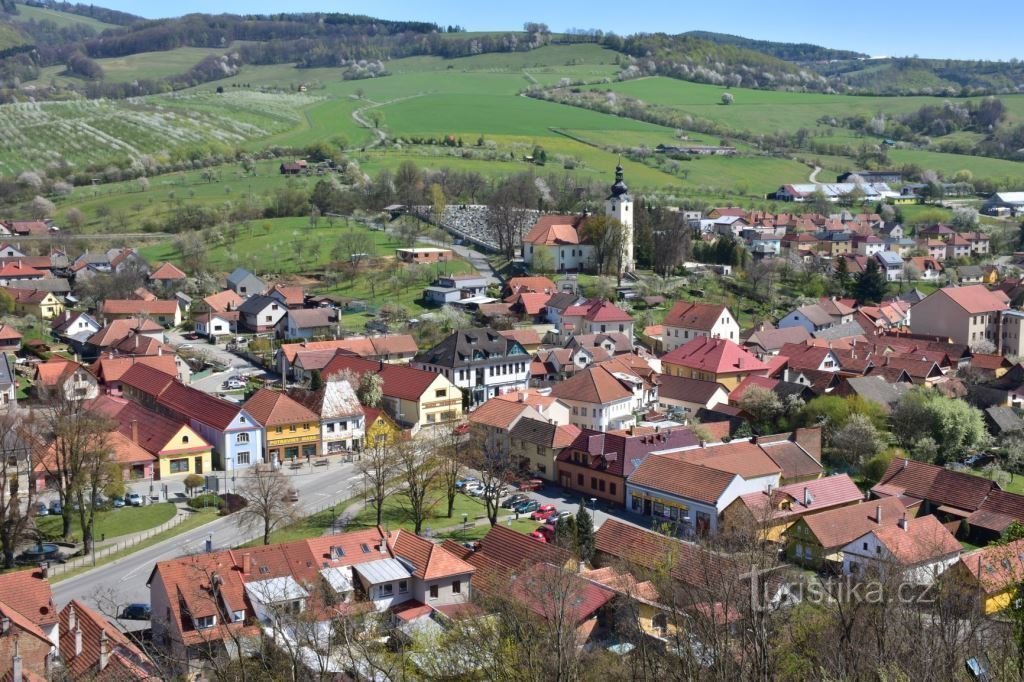 Vista de Brumov Bylnice do castelo