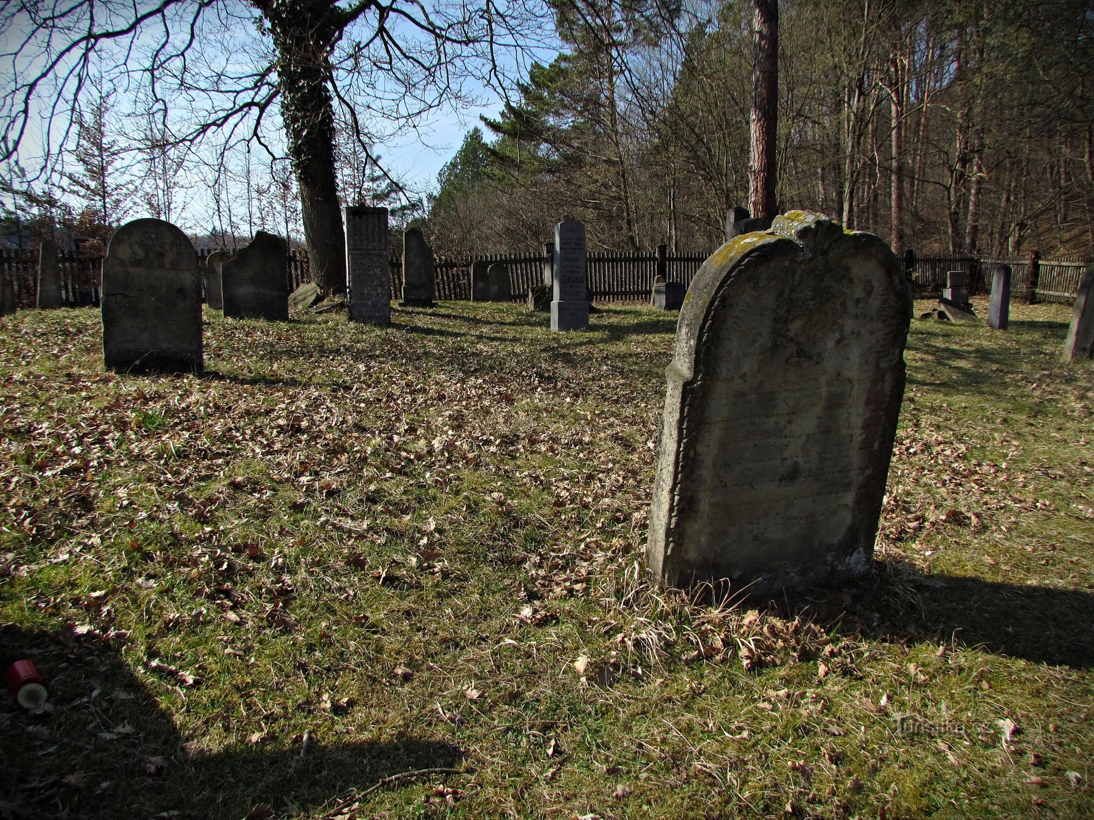 Brumovo judiska kyrkogården