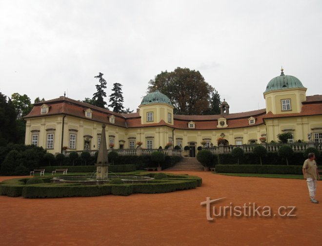 Buchlovice – πόλη, κάστρο, πάρκο