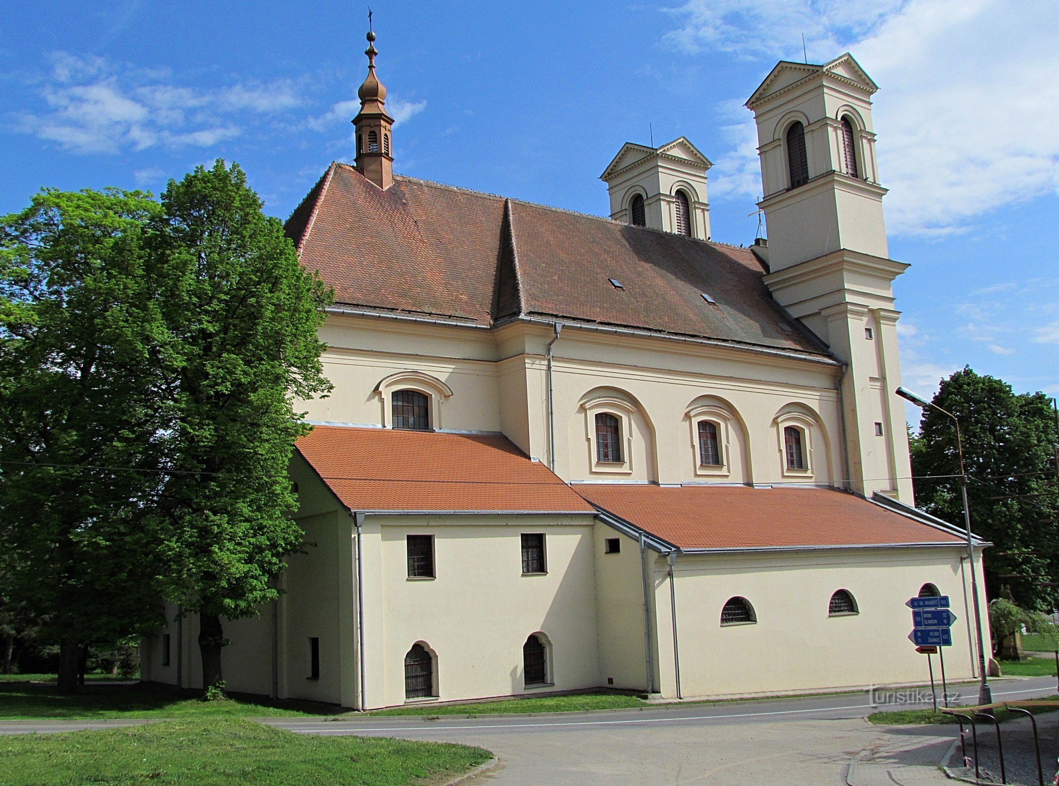 Bučovice - kościół parafialny Wniebowzięcia Marii Panny