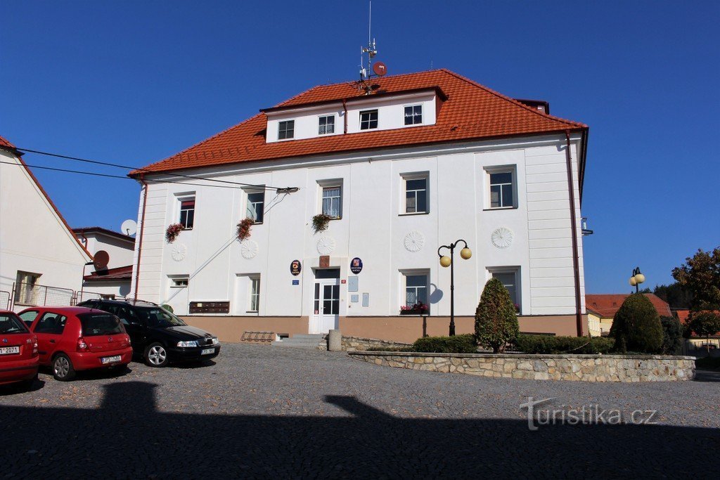 Budětice, ehemalige Schule, jetzt Gemeindeamt