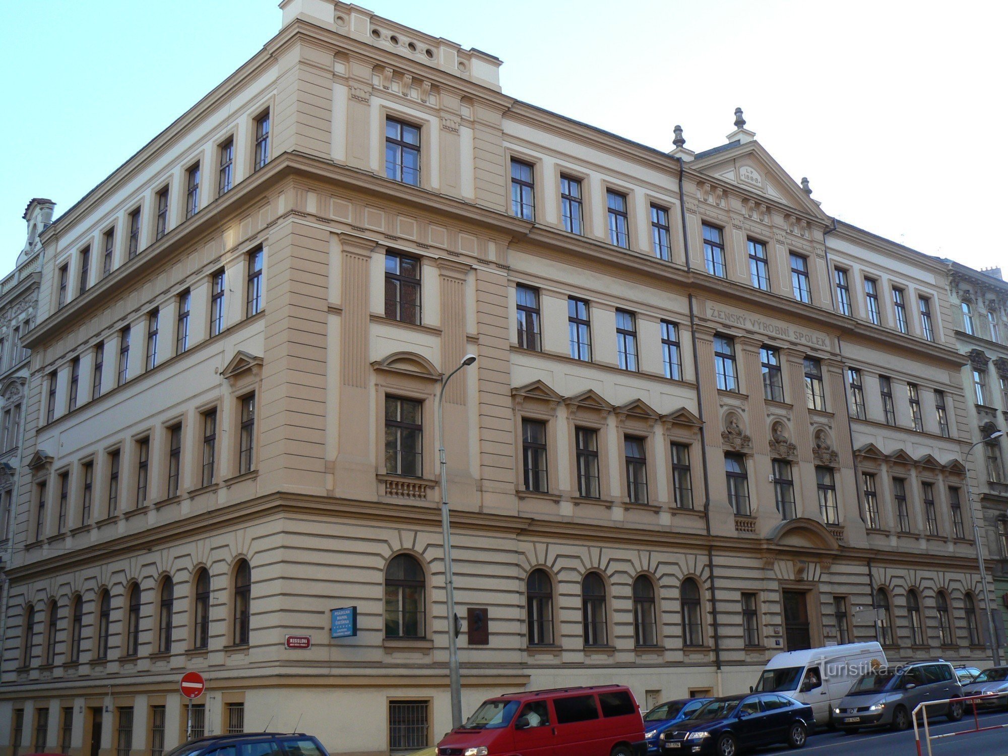 Чехословацкое здание ОА, Ресслова 5