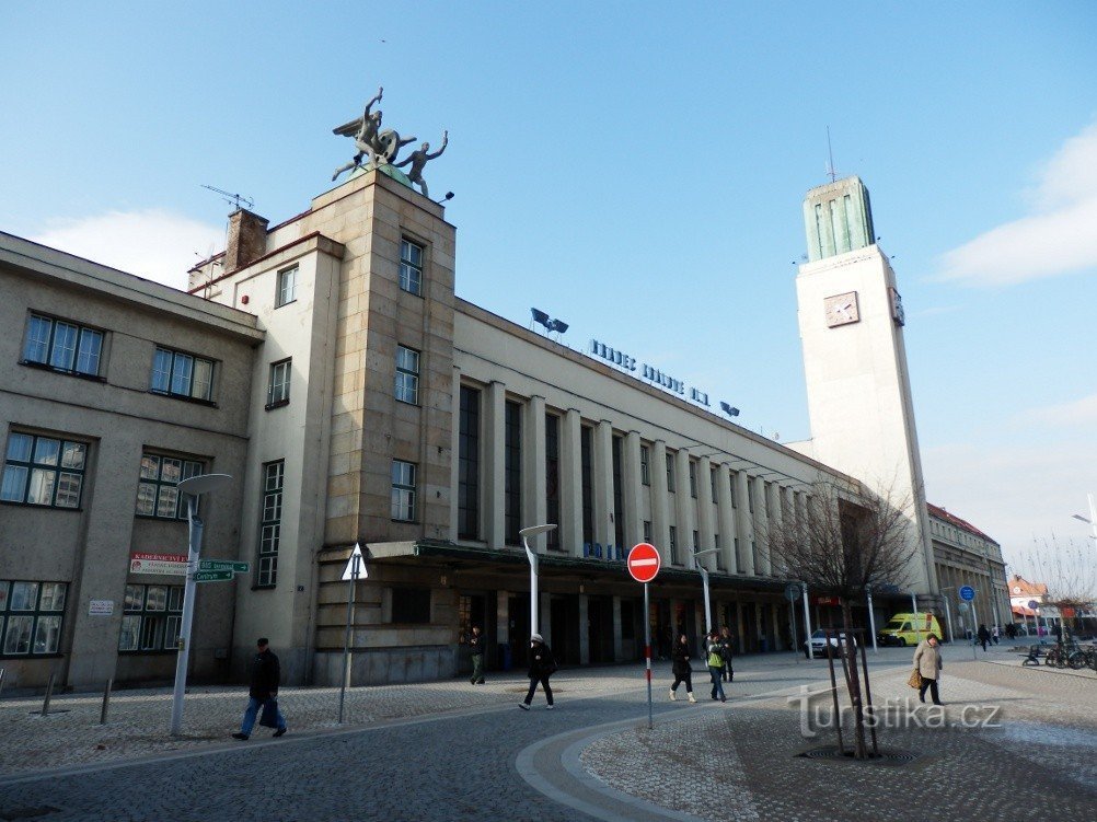 Hovedbanegårdens bygning