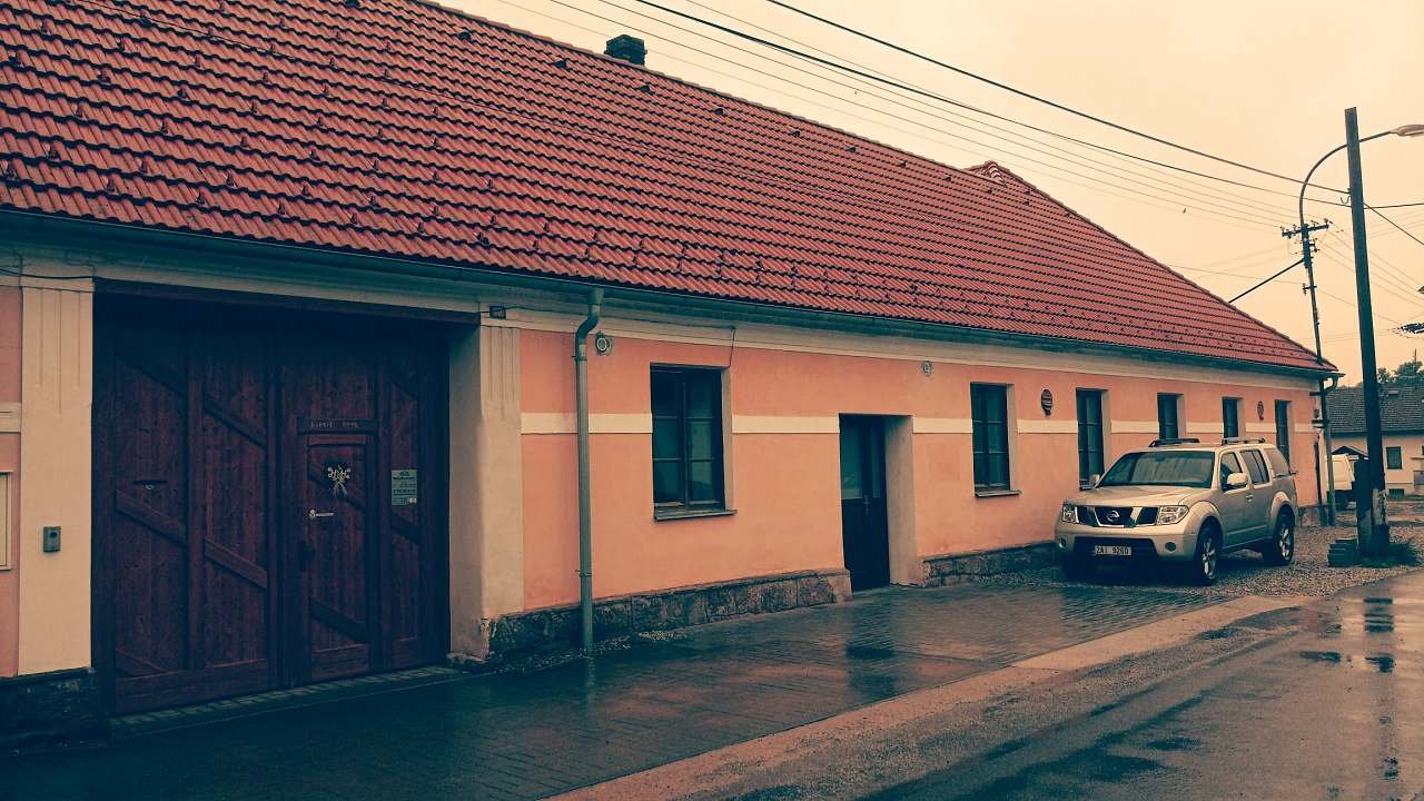 Pottery building and entrance to the apartments