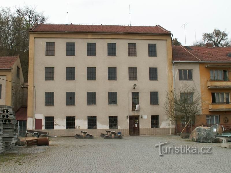 Das Mühlengebäude von Jaroš