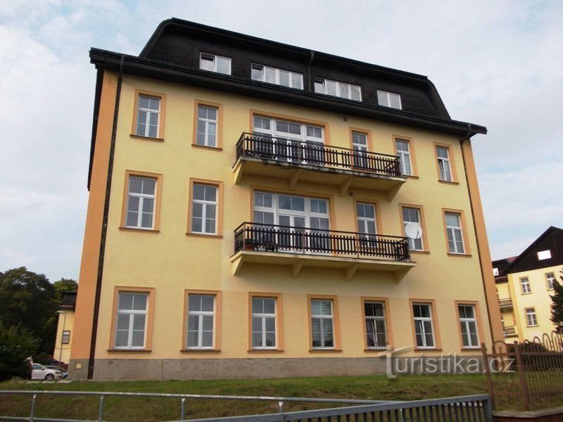 Kurgebäude