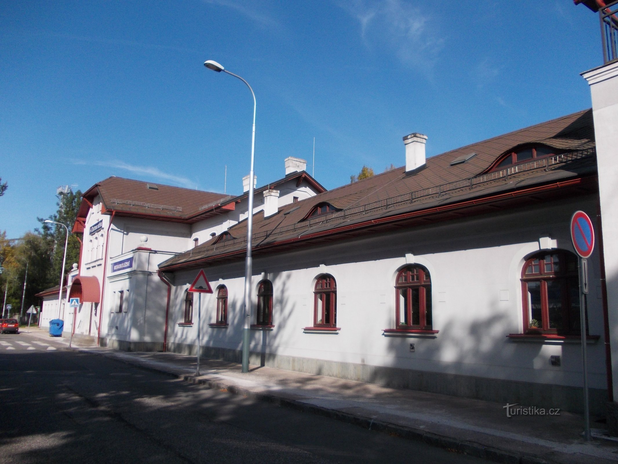 bâtiment de la gare de 1871, une partie du bâtiment a été ajoutée plus tard