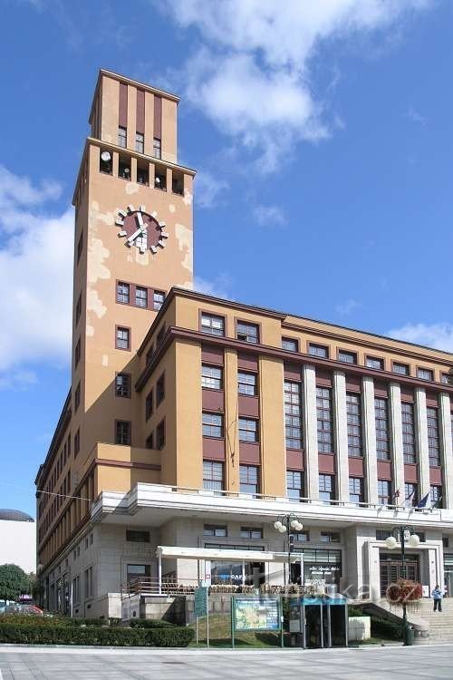 El edificio del nuevo ayuntamiento en Jablonec nad Nisou