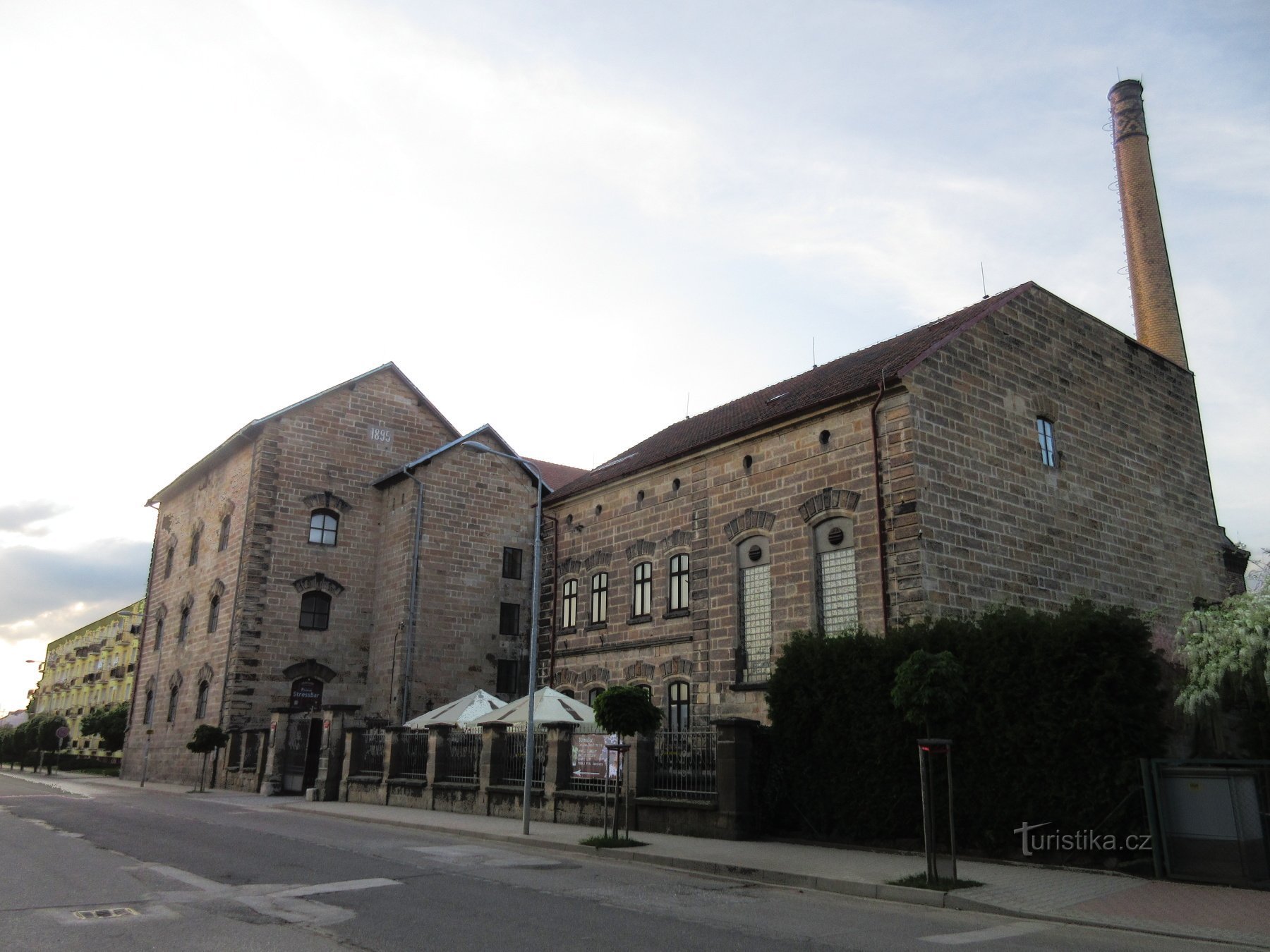 Bâtiment de la brasserie depuis la rue