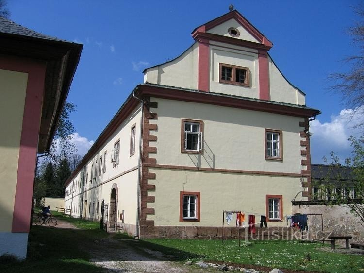 edificio pre-castillo