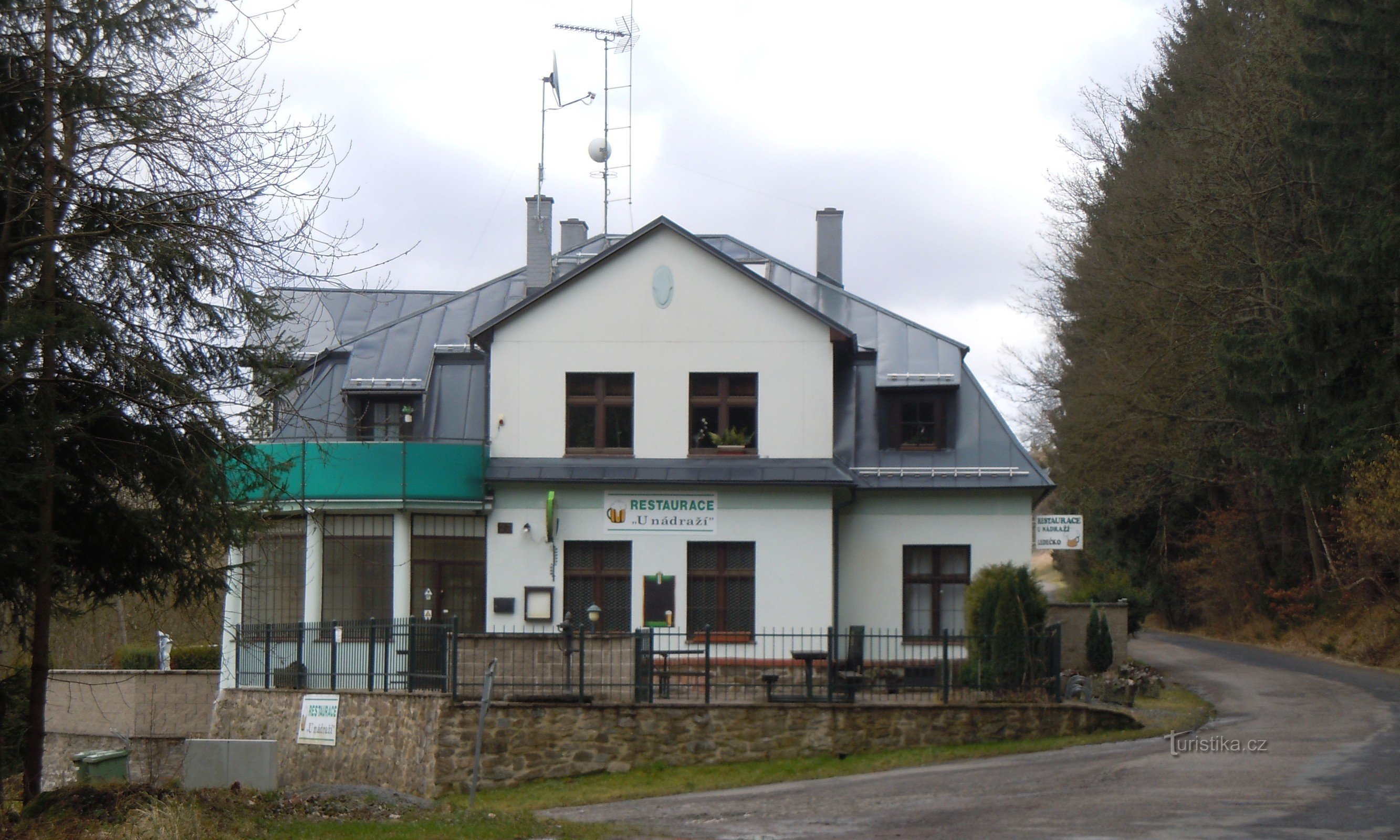 restaurant building by the station