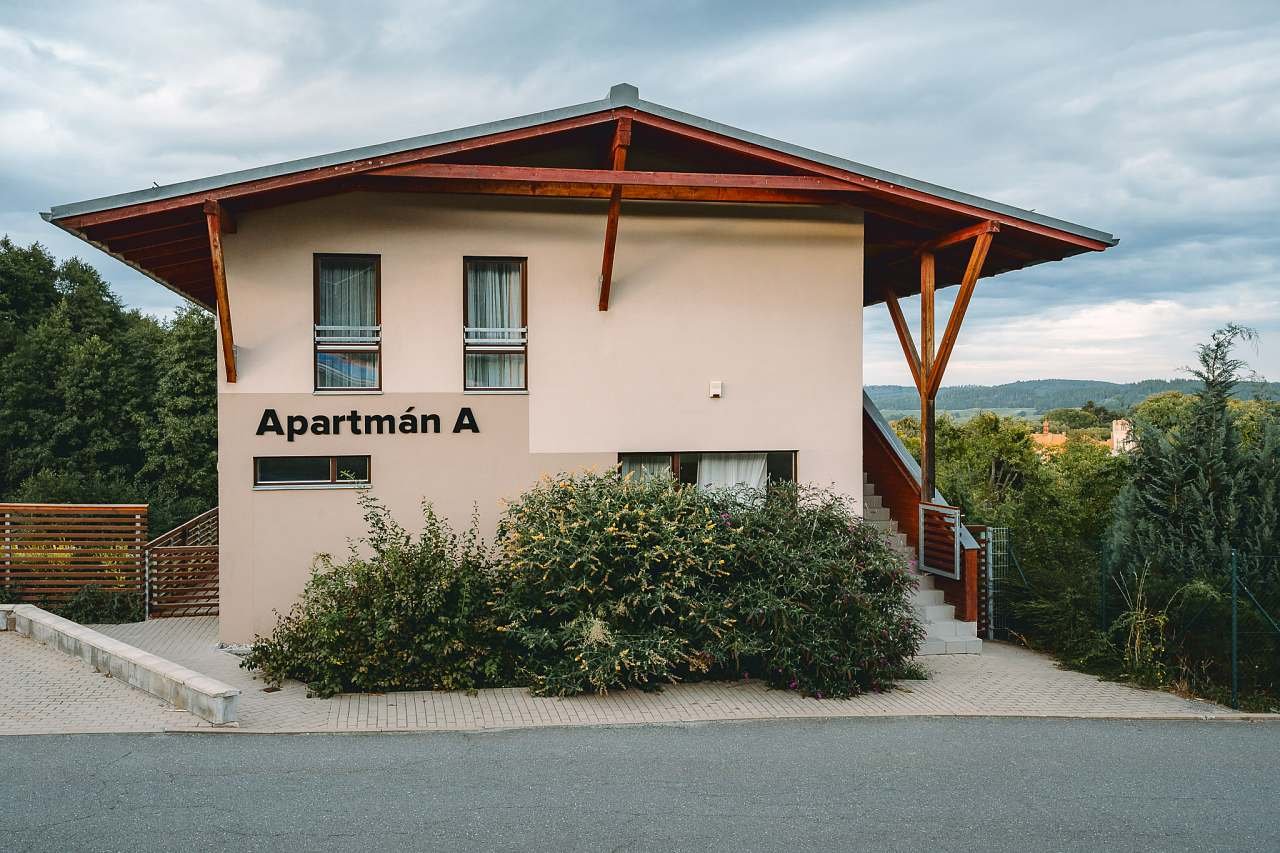 Immeuble avec appartements