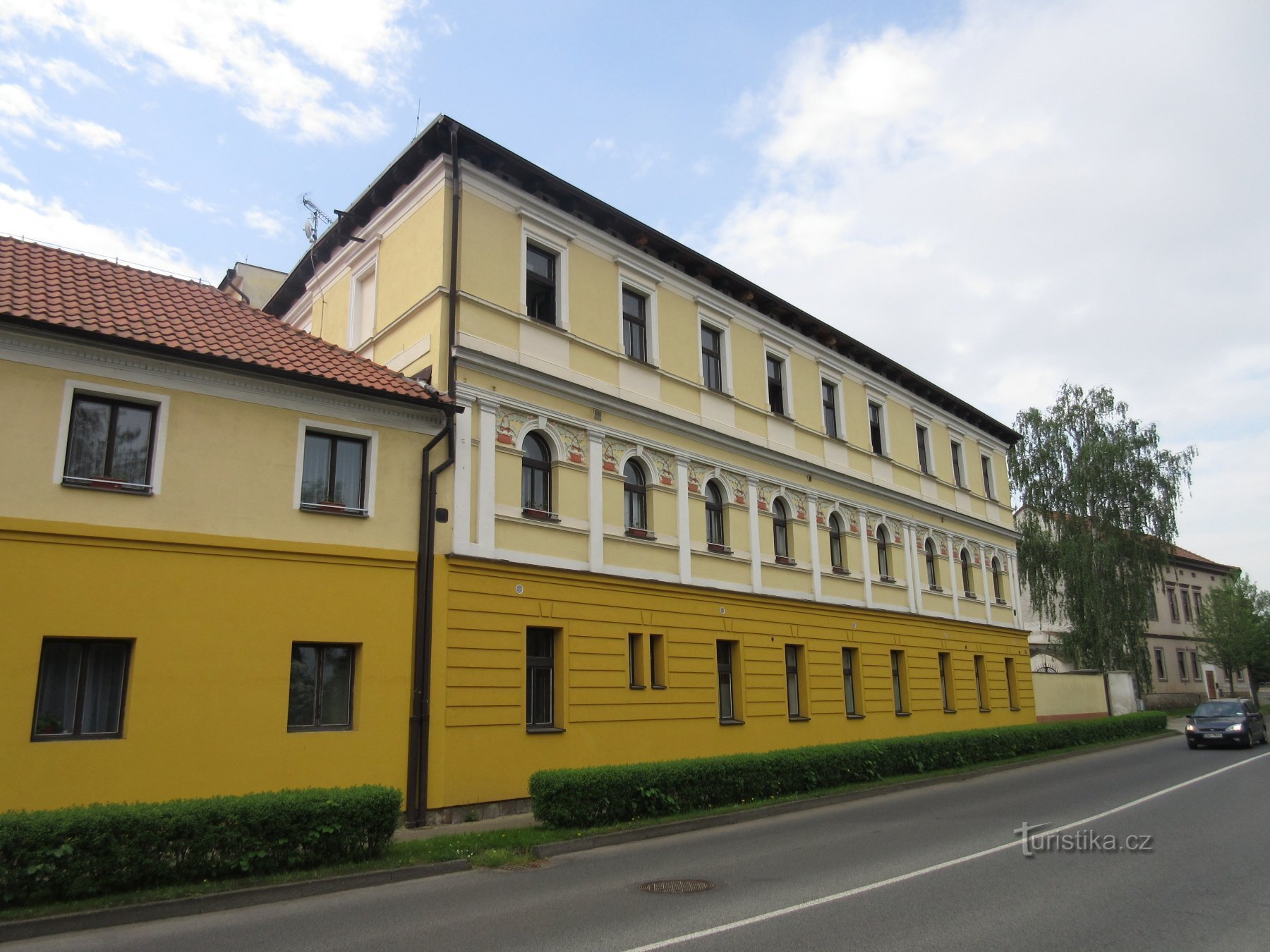 Slatiny lázně building