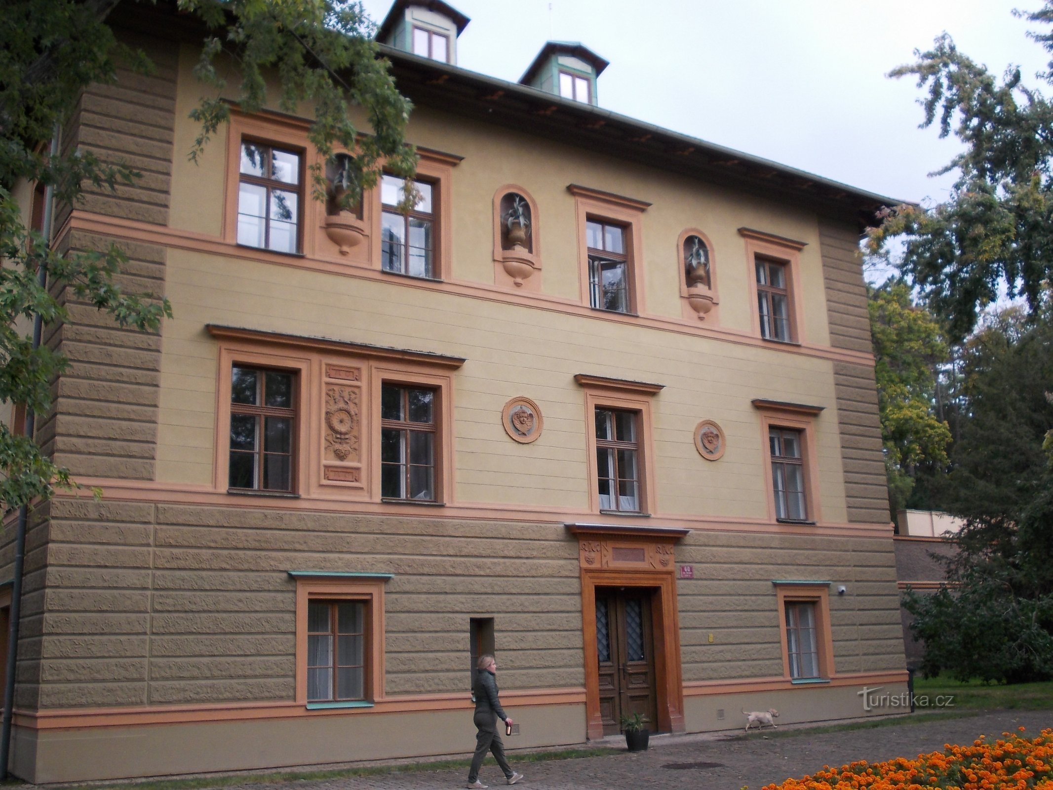 Gebäude in Dolní Landhauskach