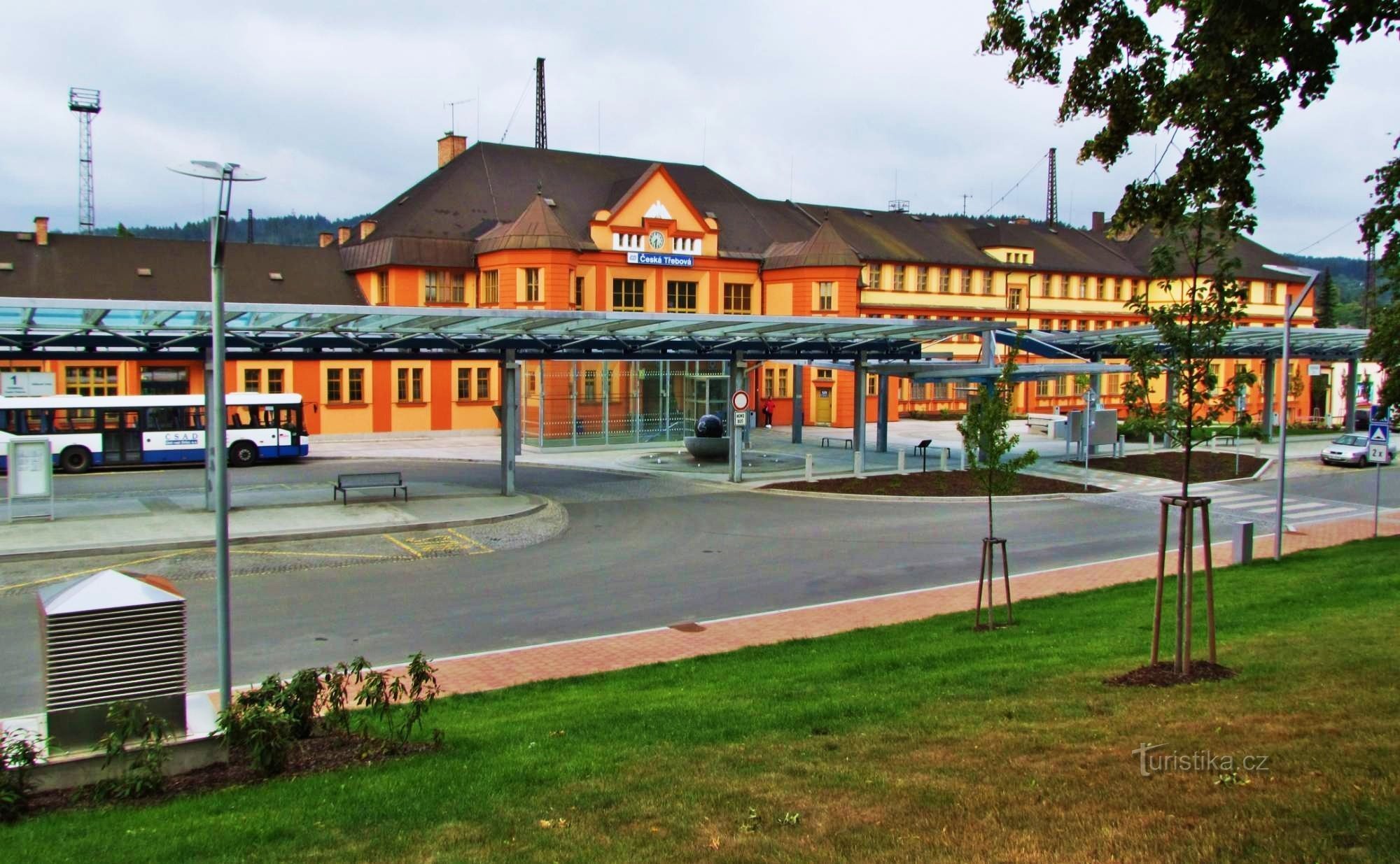 edificio de la estación de tren