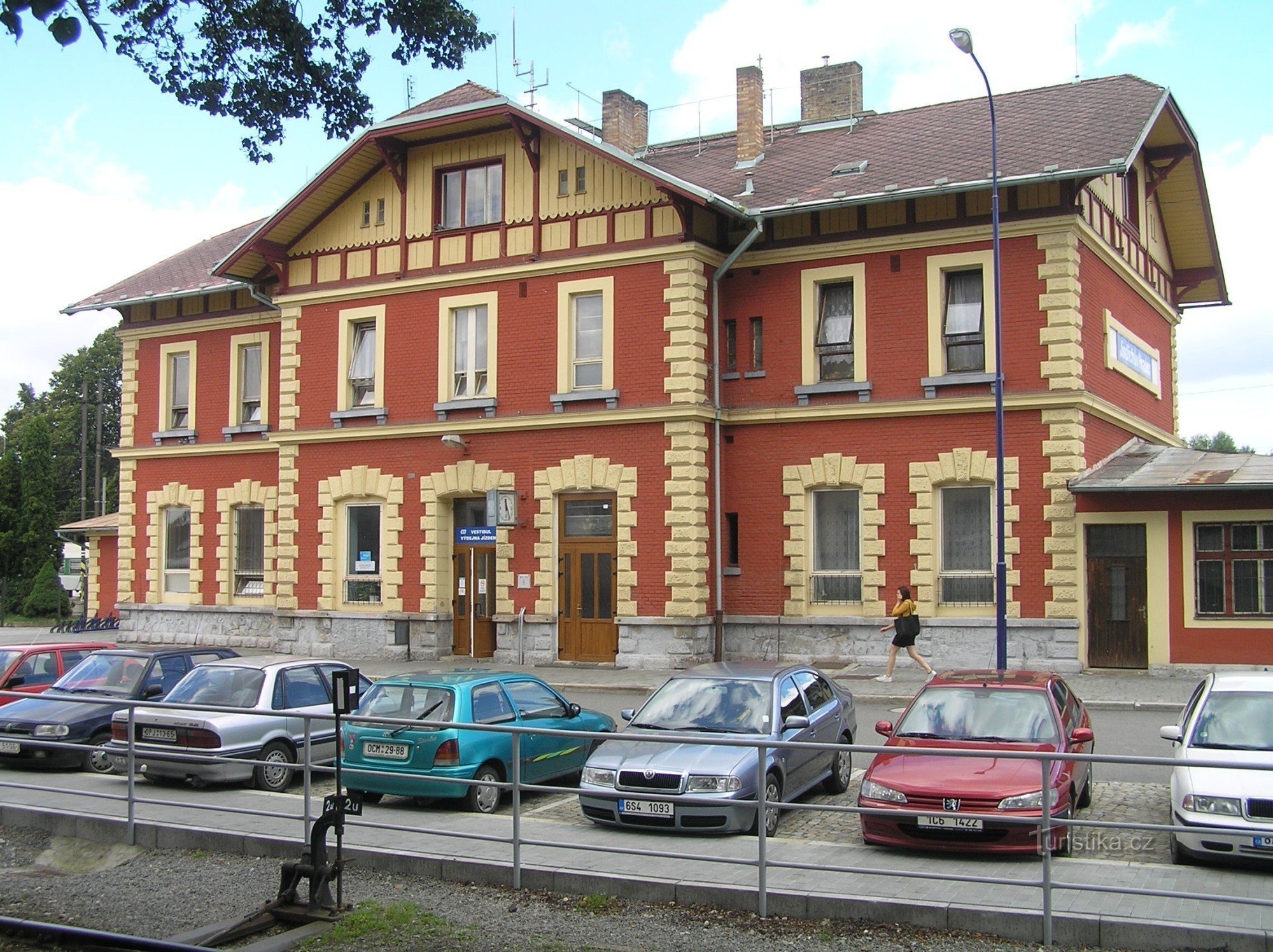 edificio de la estación de tren