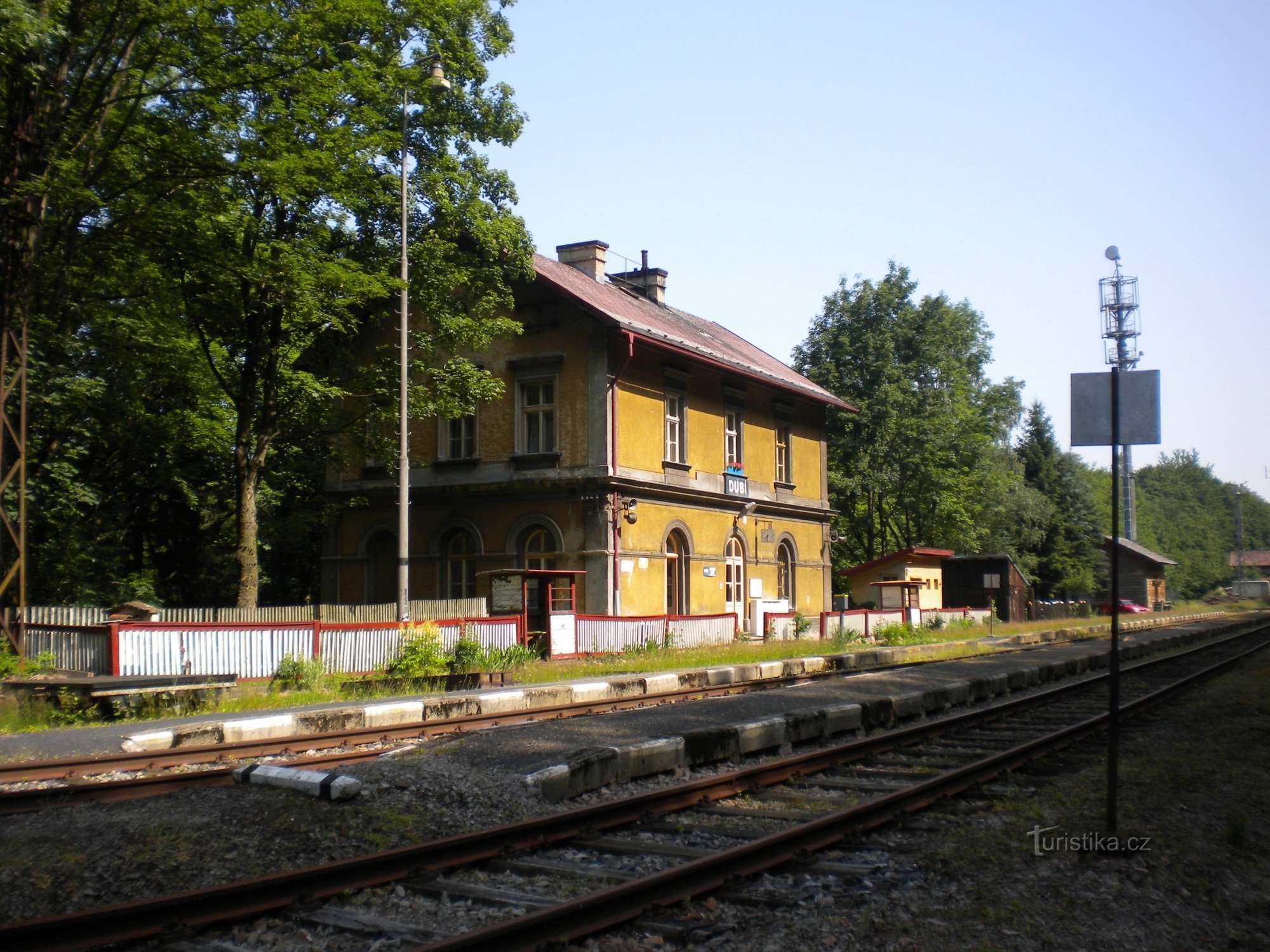 Edificio della stazione ferroviaria di Dubí.