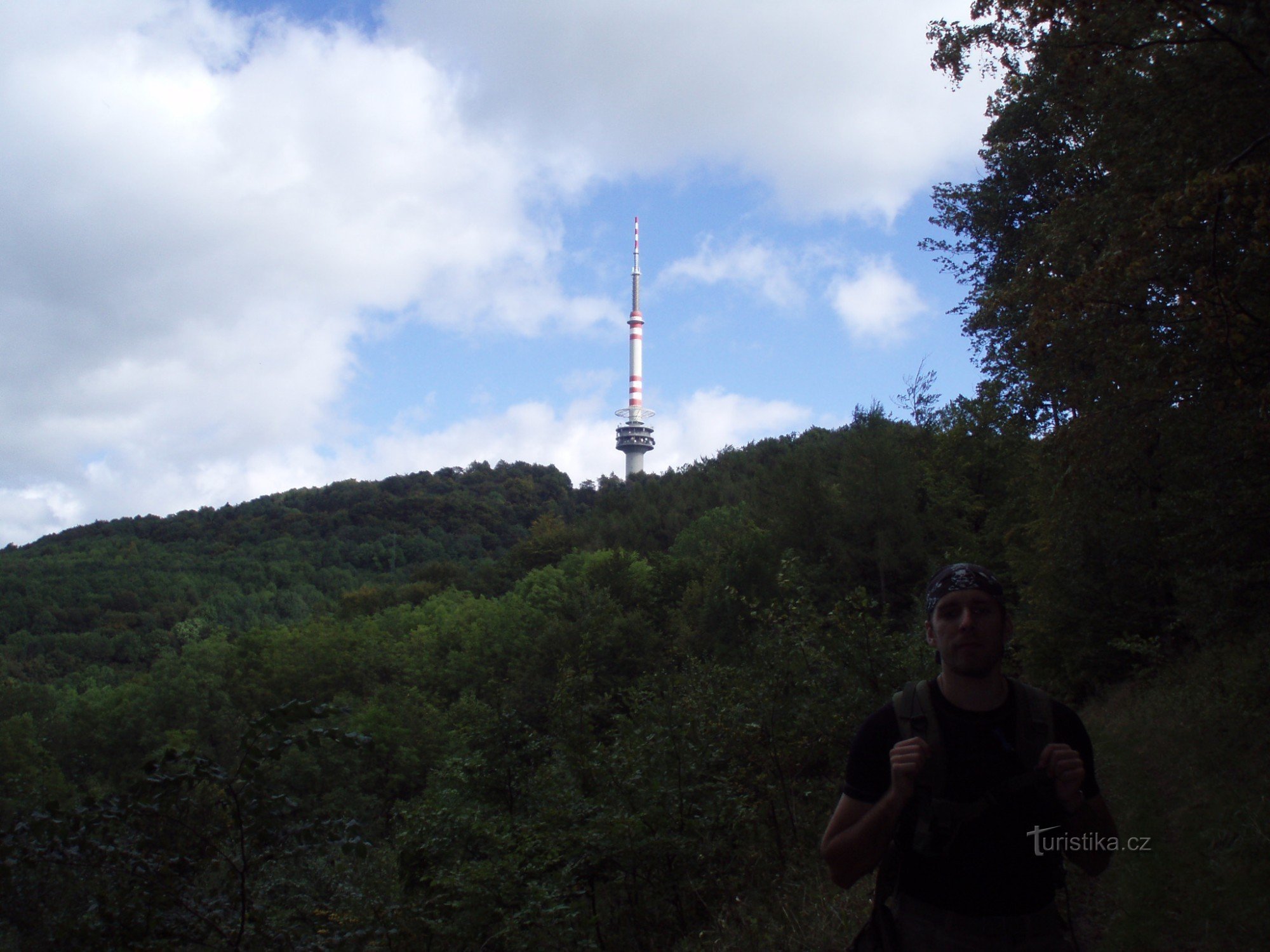 Montaña de haya con un transmisor