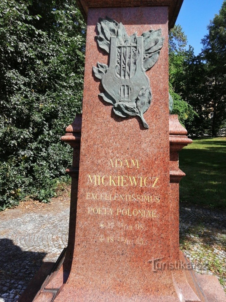 Buste van Adam Mickiewicz - Karlovy Vary