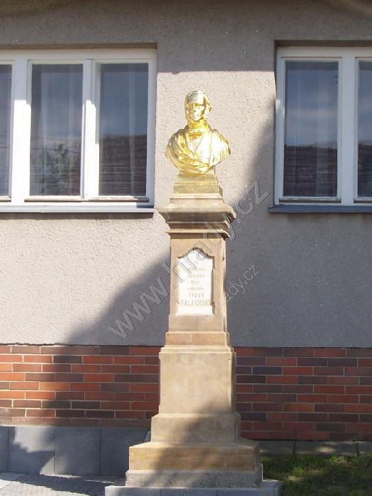 busta Františka Palackého