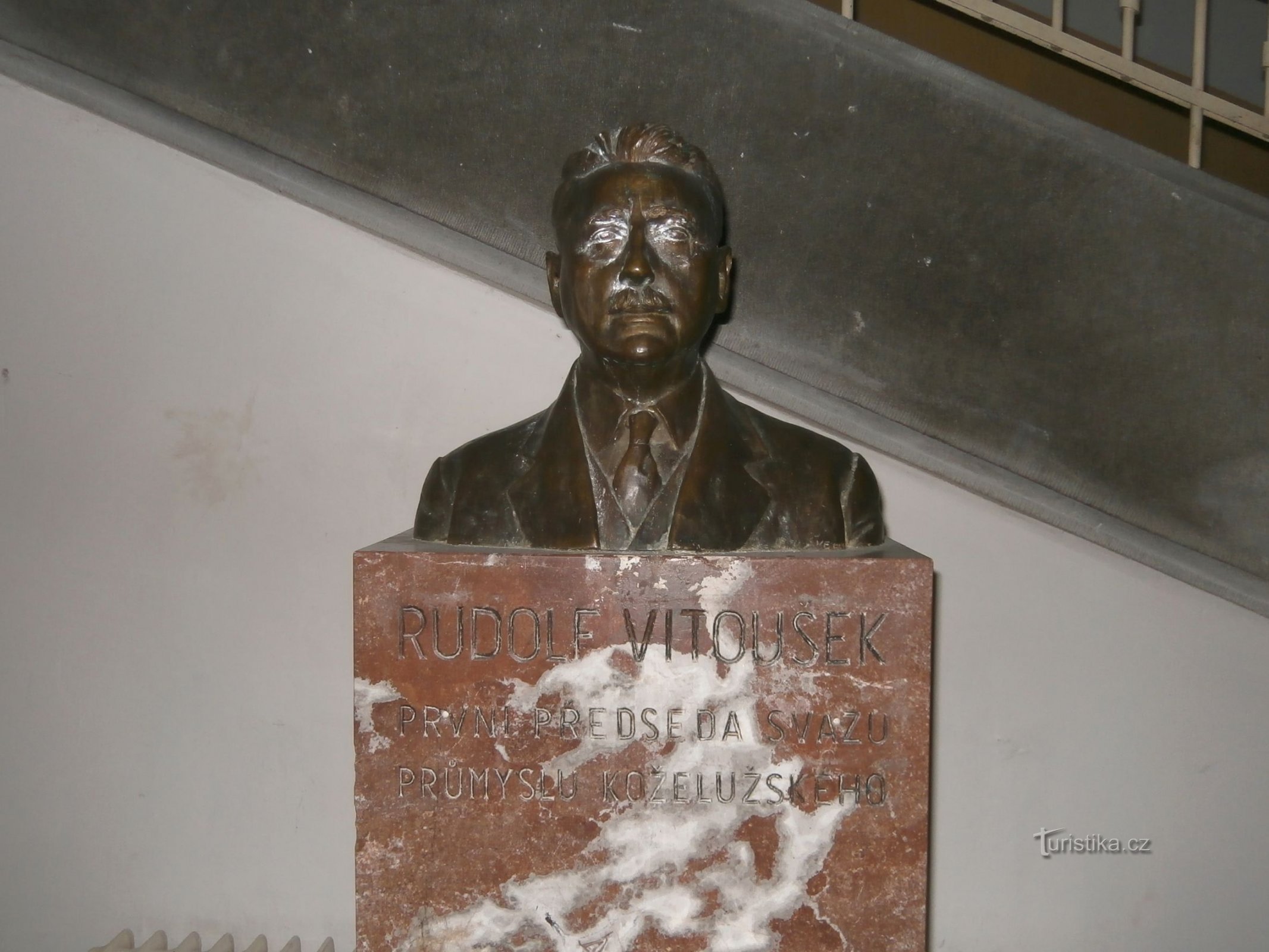 Busta Rudolfa Vitouška (Hradec Králové, 14.9.2013)