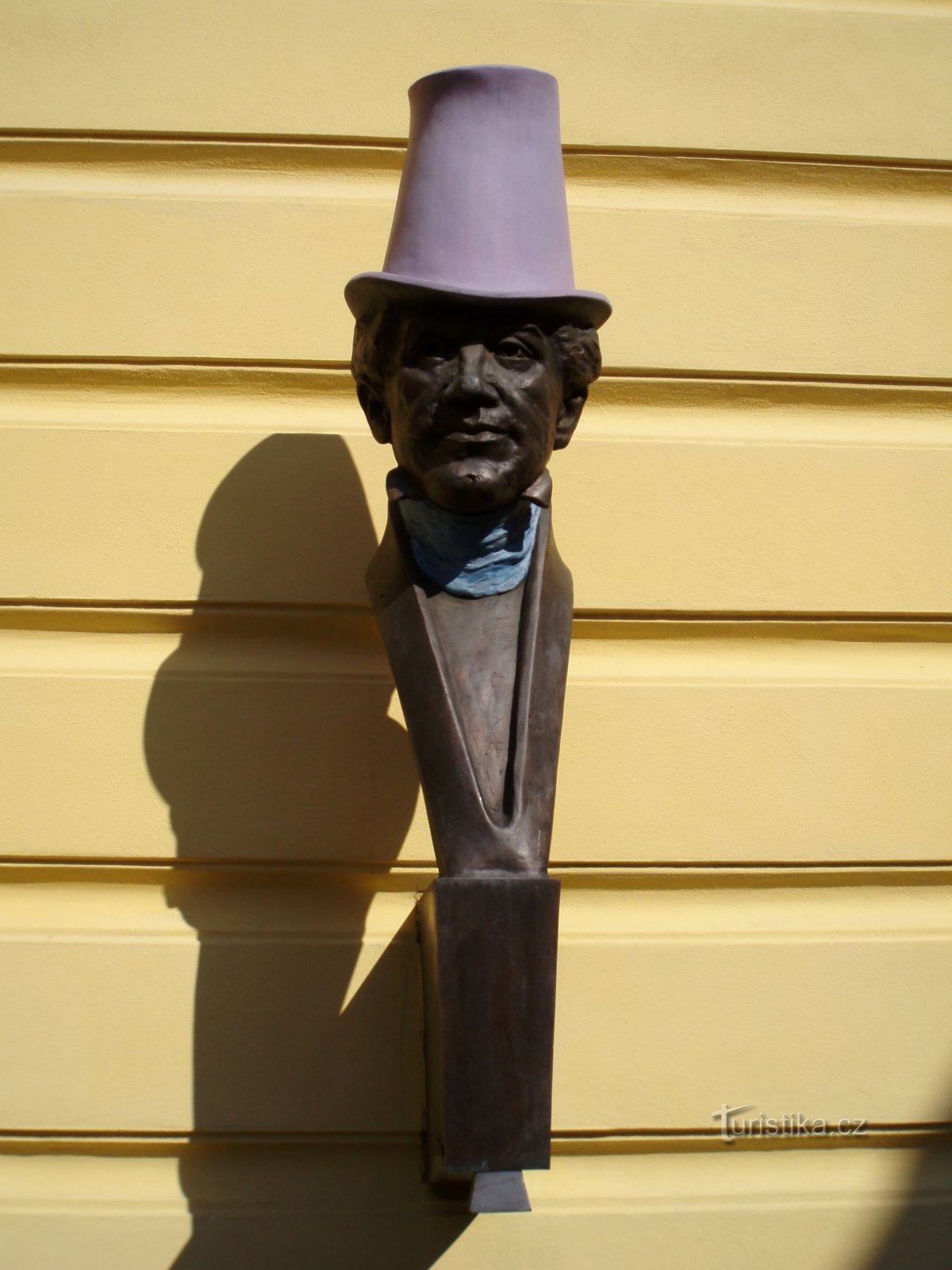 Bust of VK Klicper at the Klicper Theater (Hradec Králové, 19.9.2009/XNUMX/XNUMX)