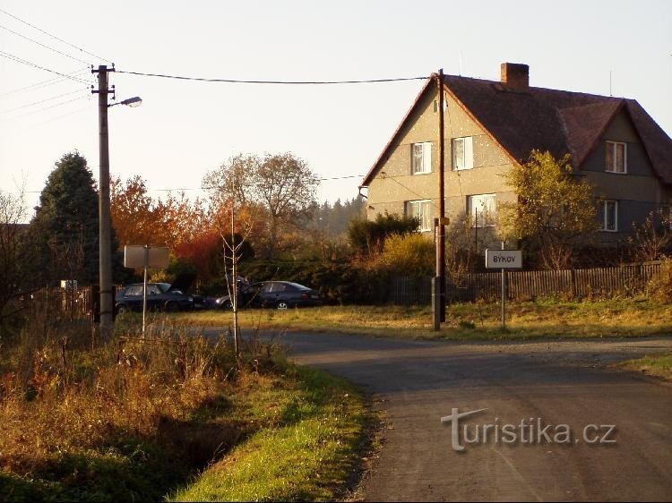 Býkov Láryšov: chegada a Býkov de Úvalno