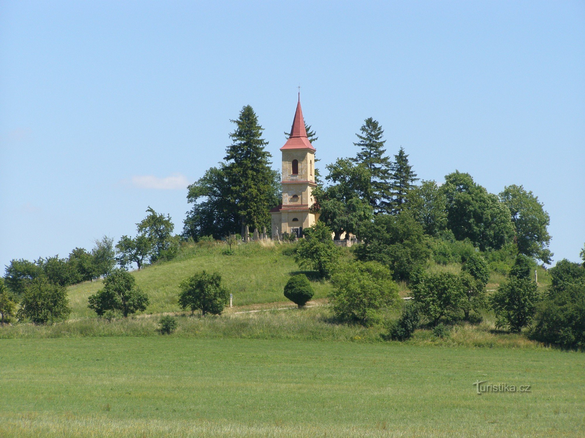 Byšičky - kościół św. Piotra i Pawła