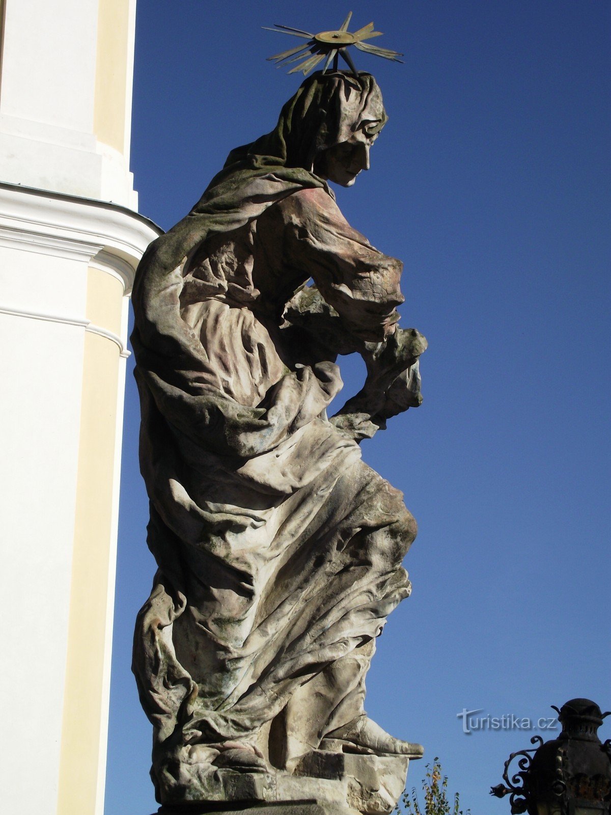 Bystré (quartiere SY) - statua della Vergine Maria Addolorata