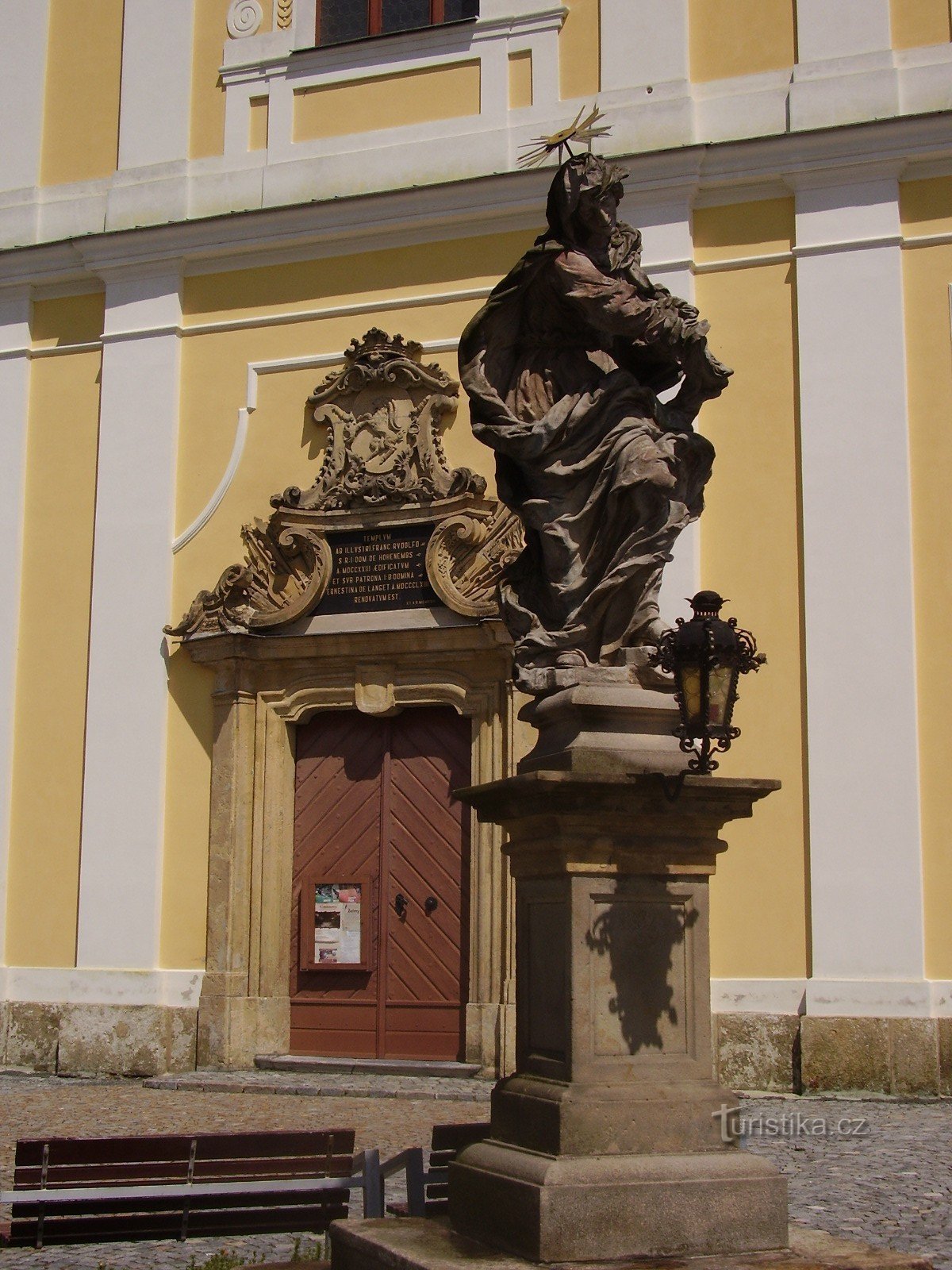 Bystré - statua della Vergine Maria Addolorata