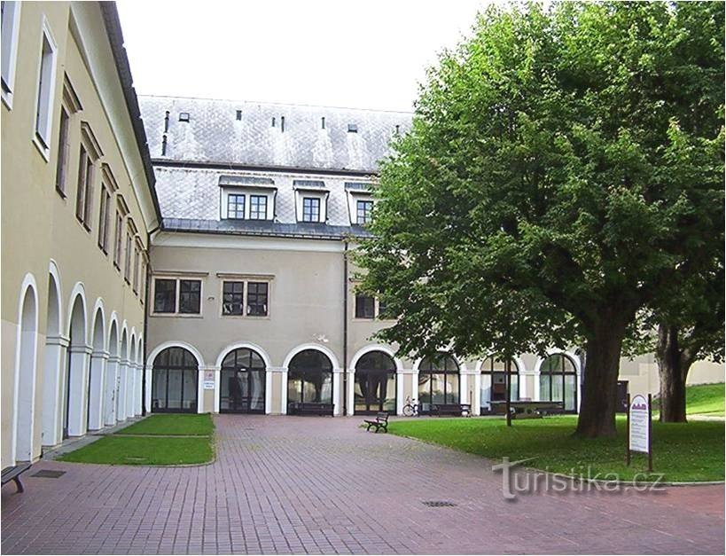 Bystré-castle-north wing from the courtyard-Photo: Ulrych Mir.