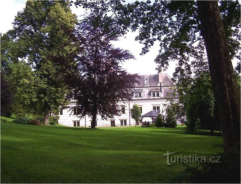 Bystré-castle-north wing of the park-Photo: Ulrych Mir.