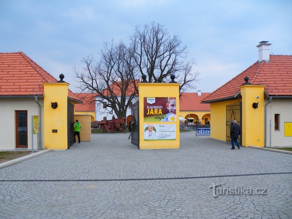 Bystřice nP entrance to the area