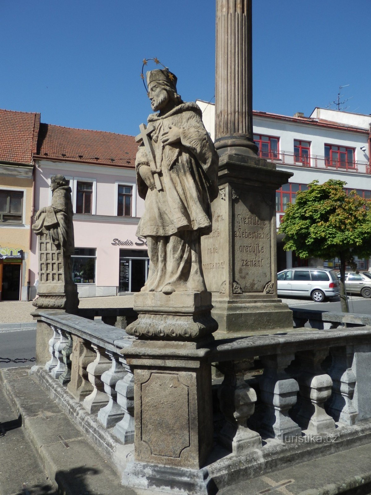 Bystřice nad Pernštejnem - small monuments