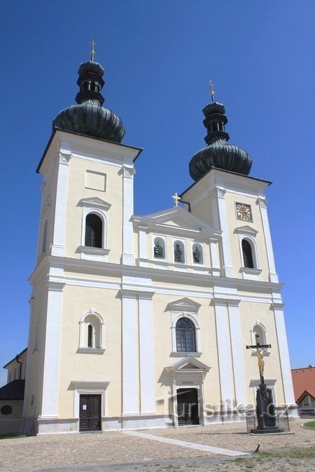 Bystřice nad Pernštejnem - Pyhän Nikolauksen kirkko. Lawrence 2009