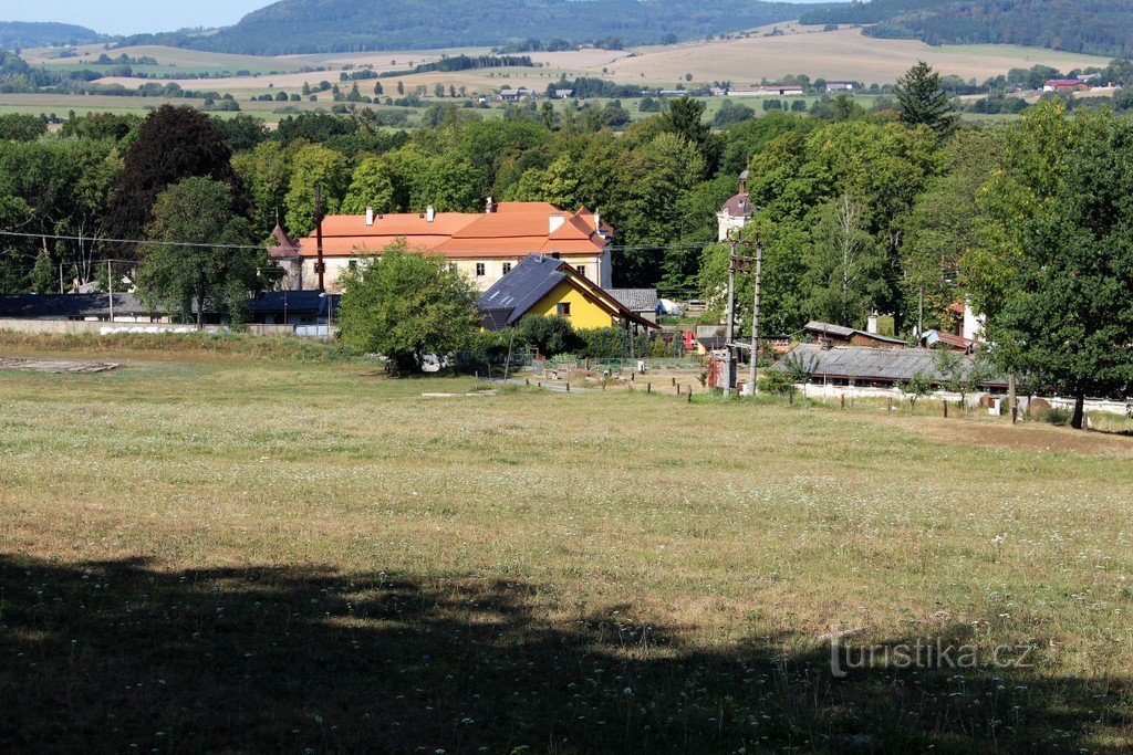 Bystřice nad Úhlavou, vista do castelo da capela