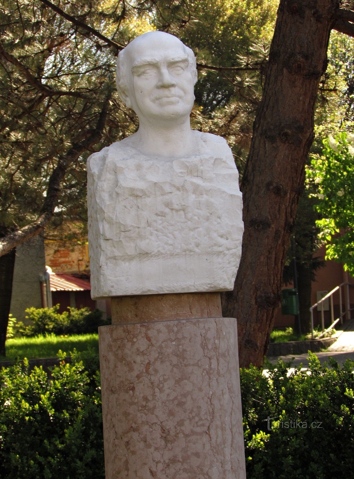 Bystřice pod Hostýnem - monument över František Táborský