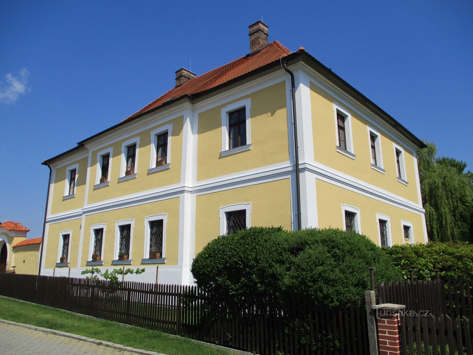 Fost rectorat (Dašice, 16.5.2020)