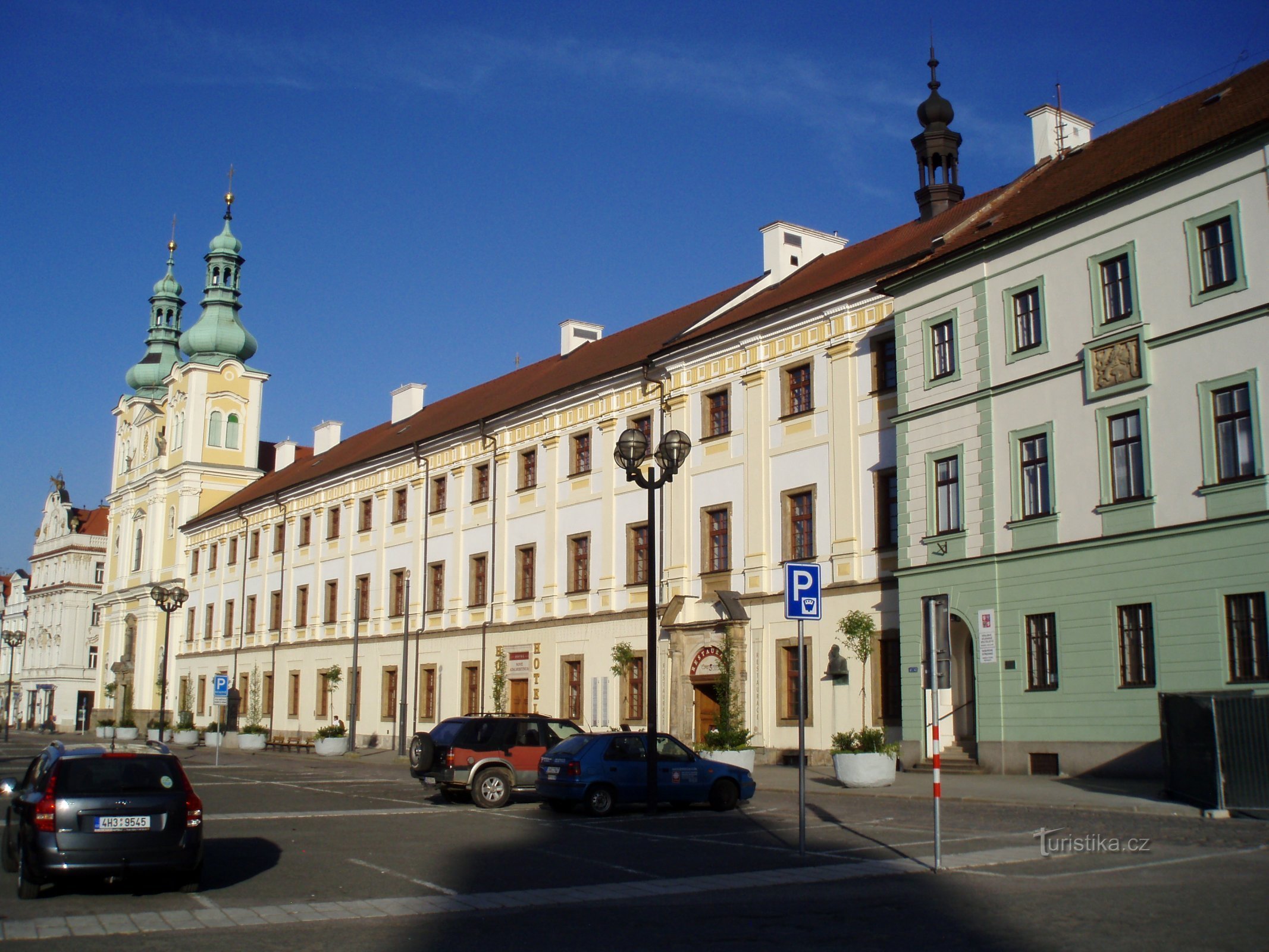 Bývalá jezuitská kolej, dnes Nové Adalbertinum (Hradec Králové, 10.5.2011)